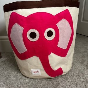 Storage bin or hamper